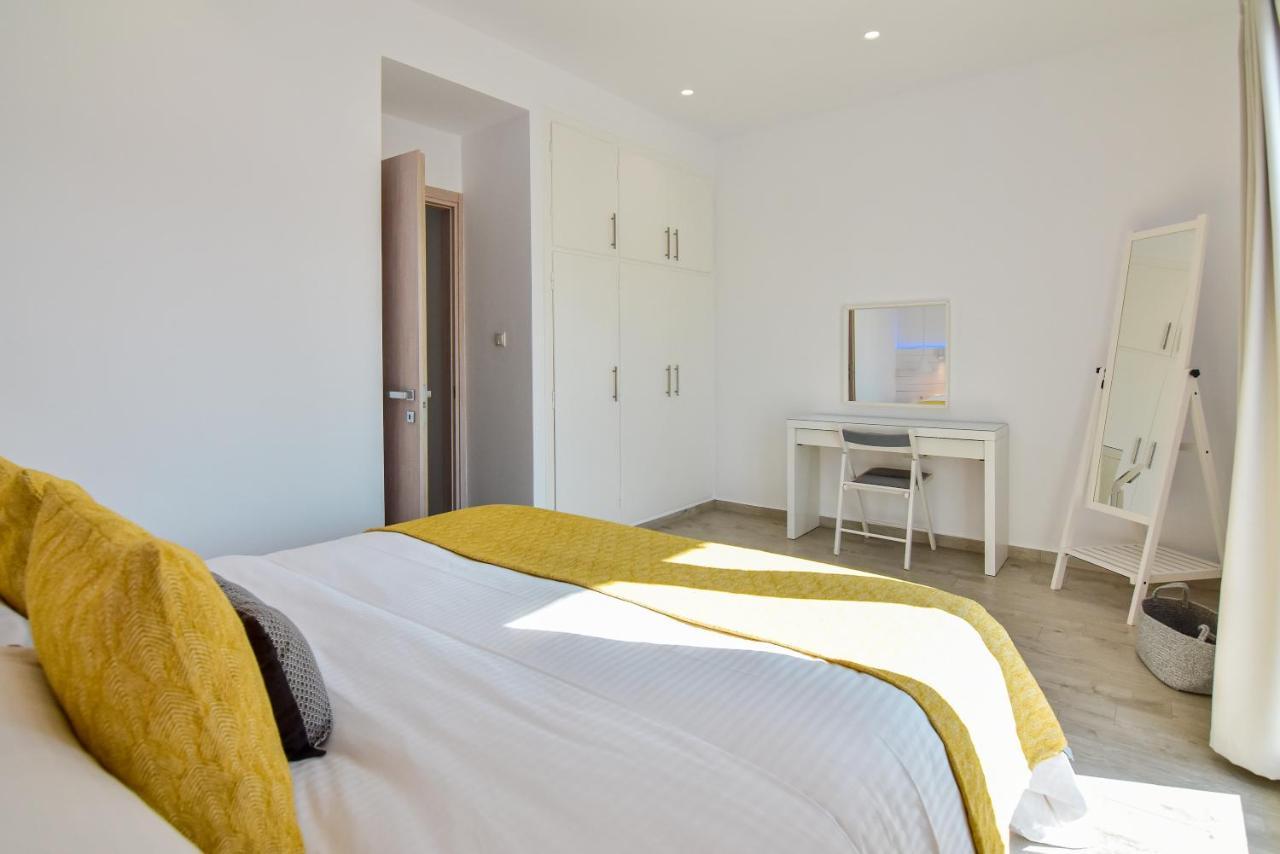 White Rock Milos Suites Adamantas  Esterno foto