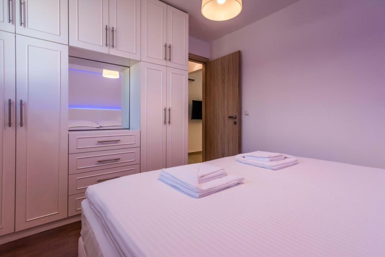 White Rock Milos Suites Adamantas  Esterno foto